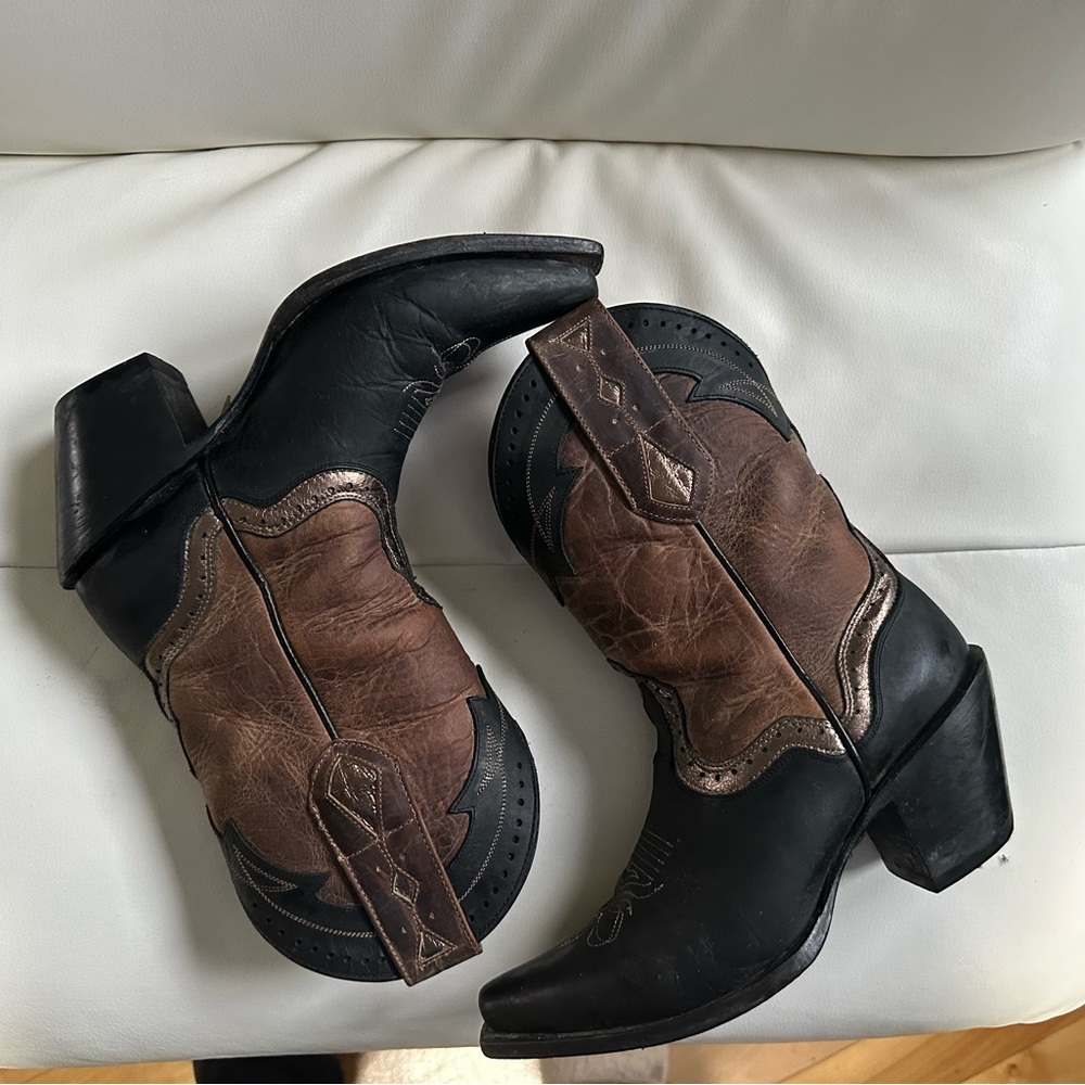Cowgirl boots - 7.5